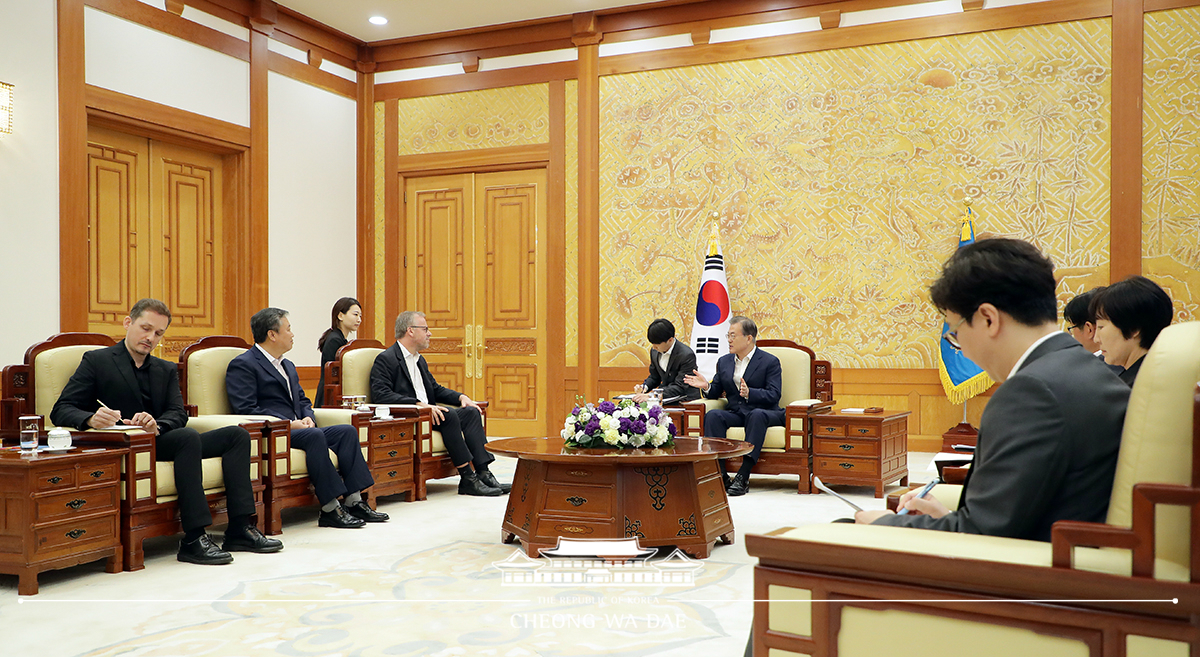 Meeting with Secretary-General of Reporters Without Borders (RSF) Christophe Deloire at Cheong Wa Dae 