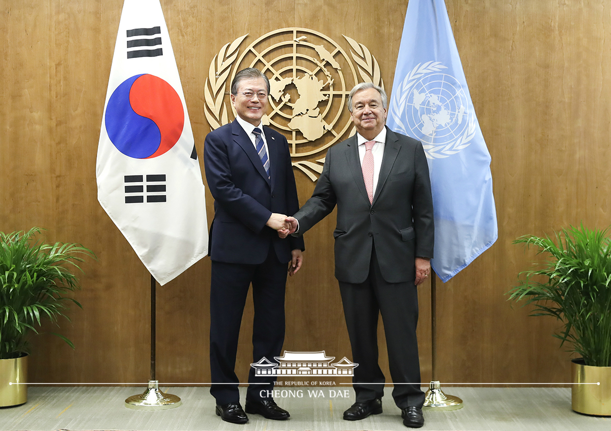 Meeting with U.N. Secretary-General António Guterres on the sidelines of the 74th U.N. General Assembly in New York 