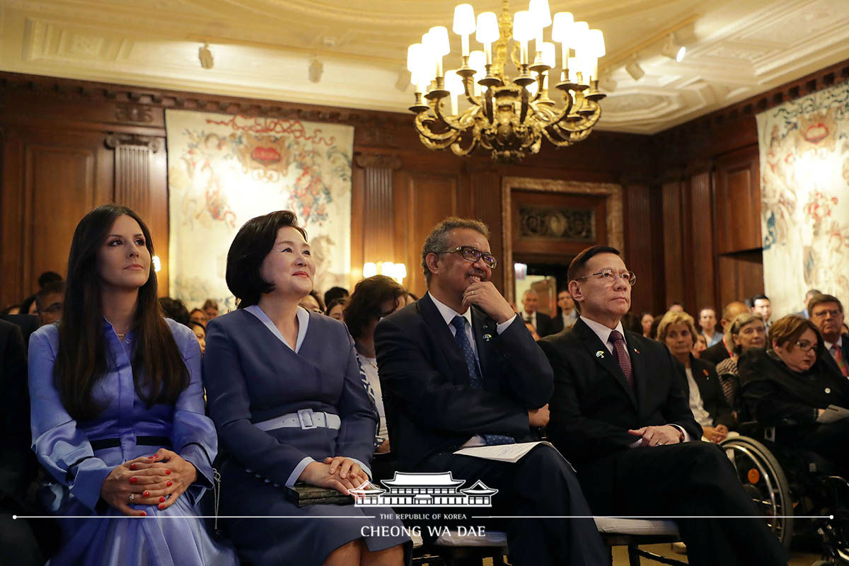 First Lady Kim Jung-sook at Missing Billion in UHC: Children and Persons with Developmental Delays and Disabilities at the New York Public Library 