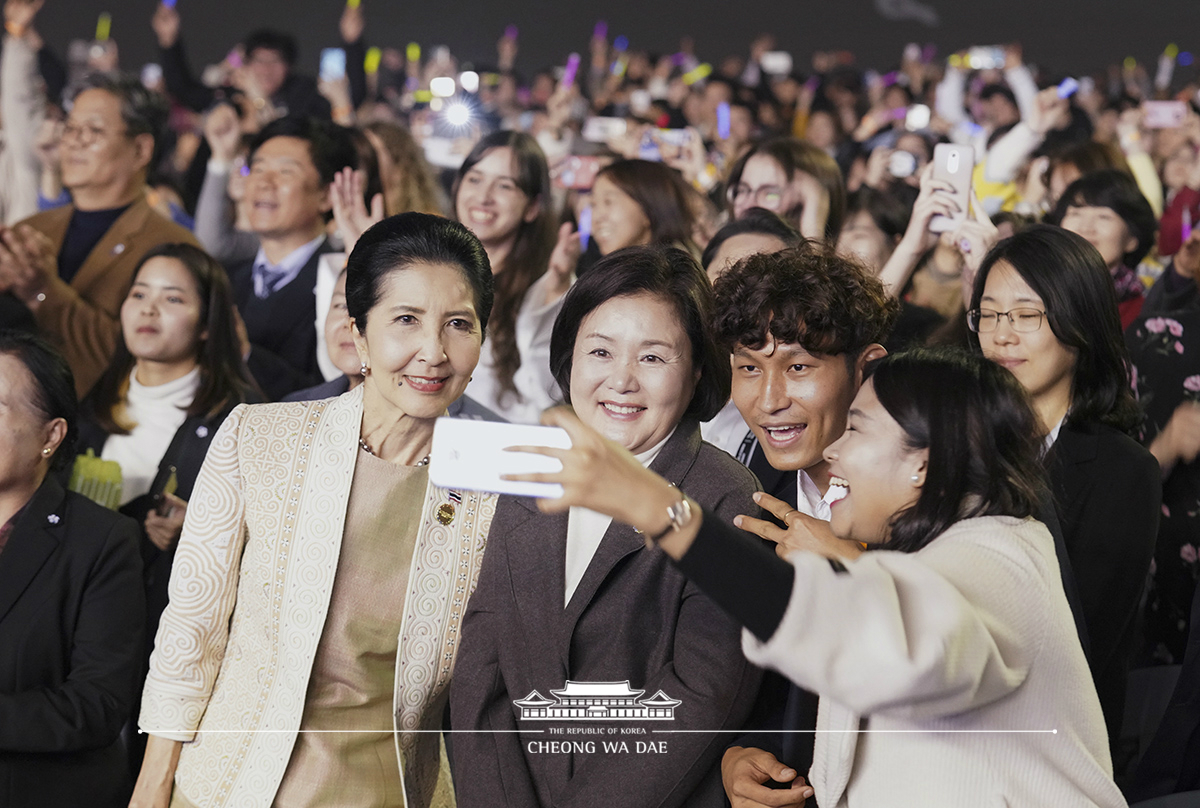 First Lady Kim Jung-sook attending the music festival ASEAN Fantasia in Changwon, Geyongsangnam-do Province 