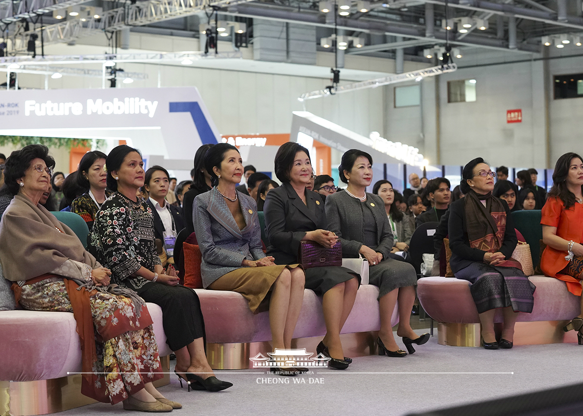 First Lady Kim Jung-sook attending ASEAN-ROK K-beauty Festival in Busan 