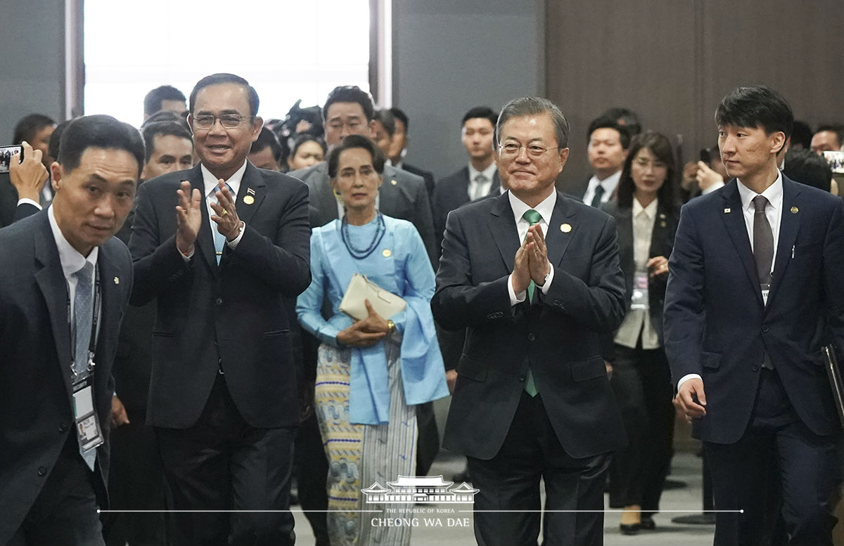 Attending the ASEAN-ROK CEO Summit on the sidelines of ASEAN-ROK Commemorative Summit in Busan 