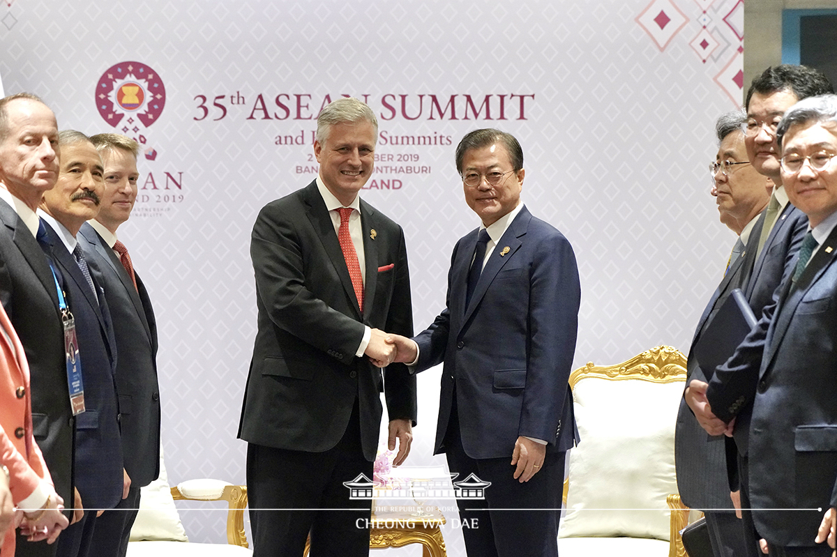 Meeting with U.S. National Security Advisor Robert O'Brien on the sidelines of the East Asia Summit in Bangkok, Thailand 