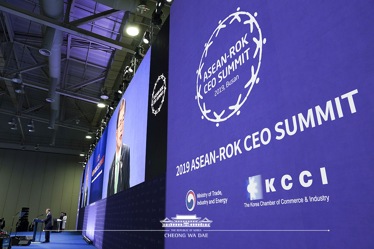 Attending the ASEAN-ROK CEO Summit on the sidelines of ASEAN-ROK Commemorative Summit in Busan 