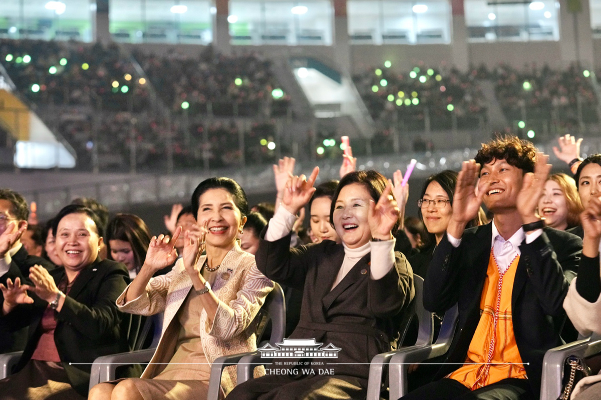 First Lady Kim Jung-sook attending the music festival ASEAN Fantasia in Changwon, Geyongsangnam-do Province 