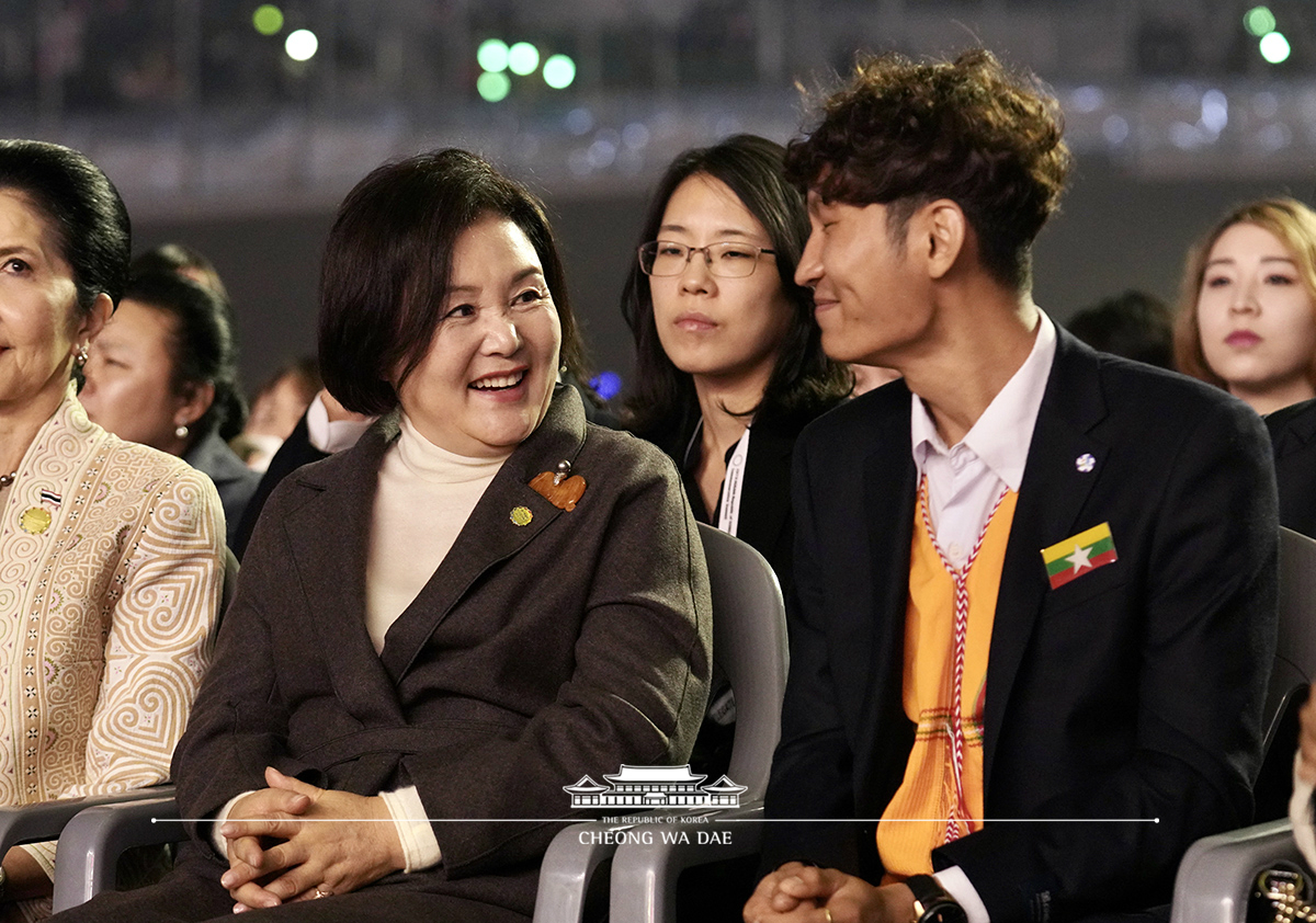 First Lady Kim Jung-sook attending the music festival ASEAN Fantasia in Changwon, Geyongsangnam-do Province 