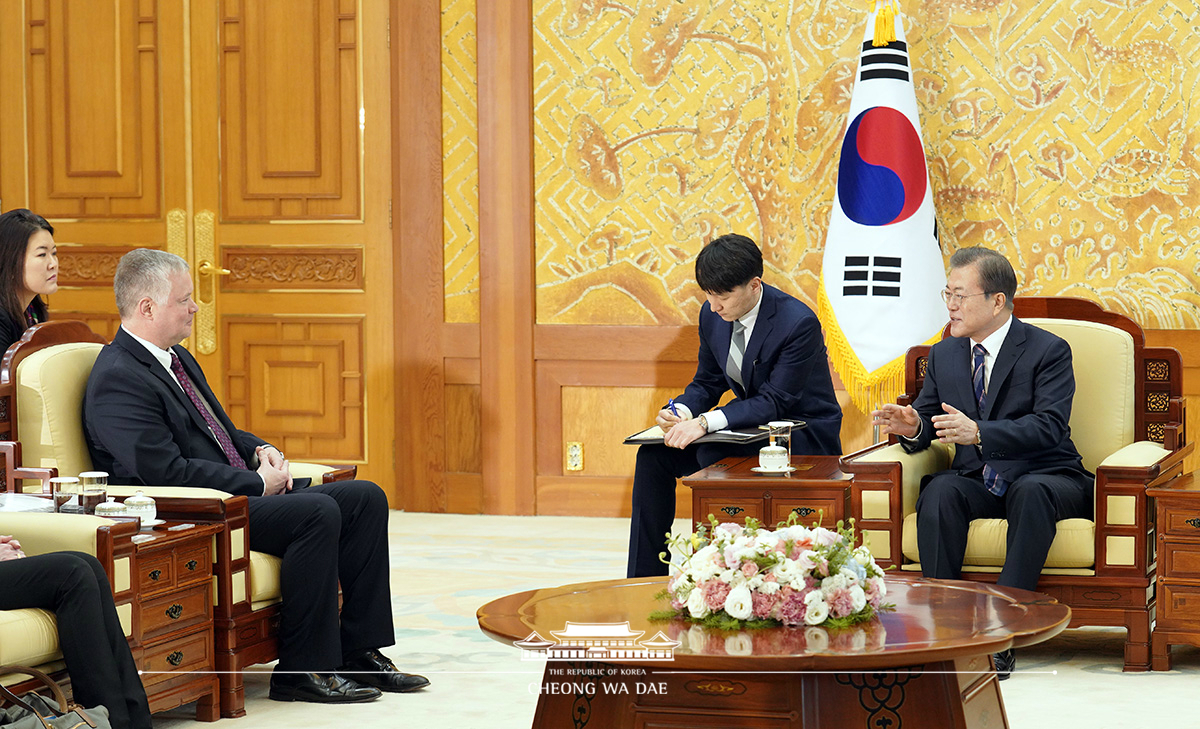 Meeting with U.S. Special Representative for North Korea Stephen Biegun at Cheong Wa Dae 