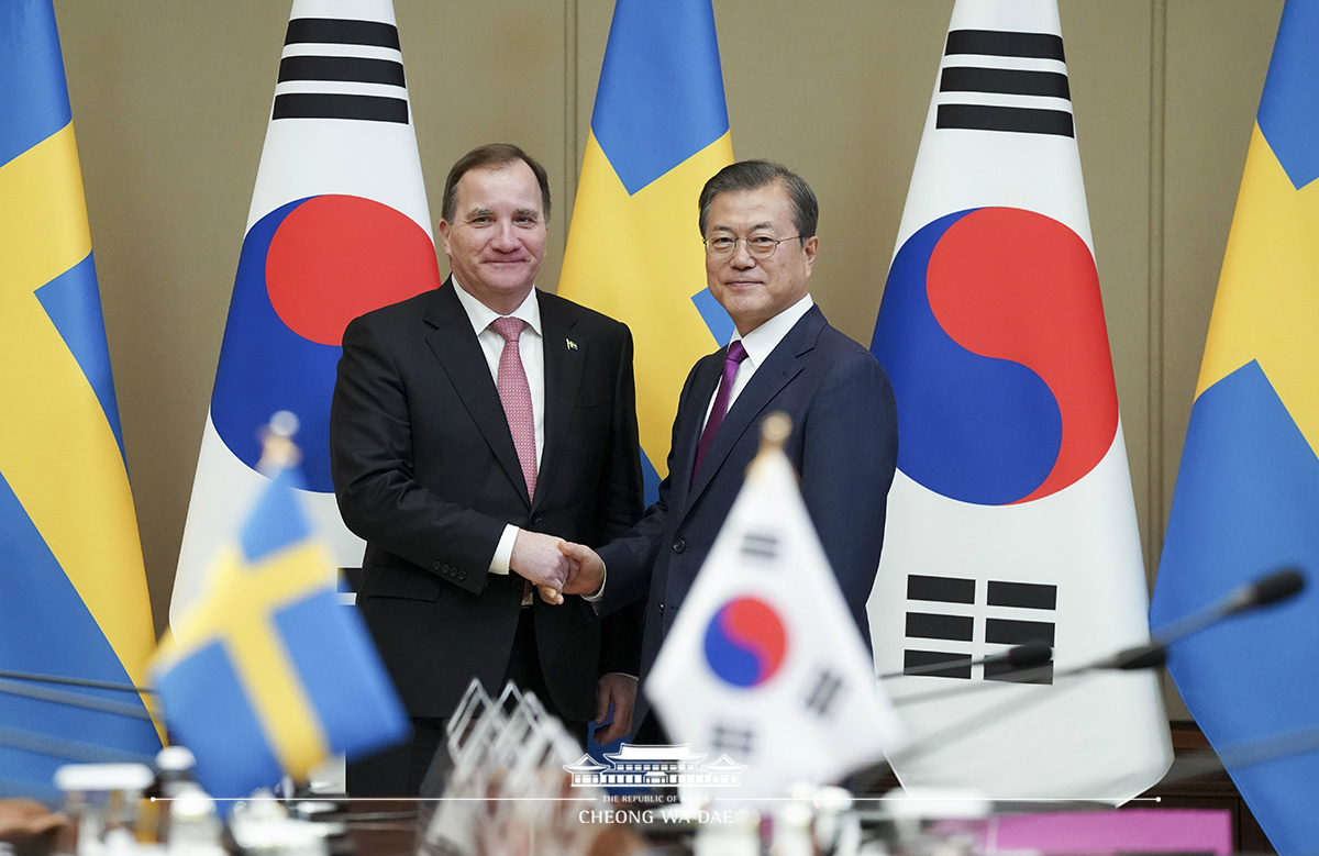 Attending relevant events at Cheong Wa Dae during Swedish Prime Minister Stefan Löfven’s official visit to Korea 