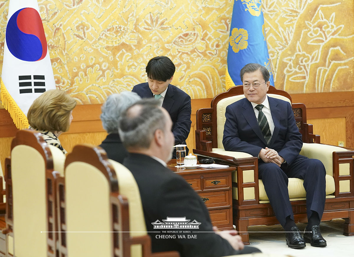 Meeting with IACC Council Chair Huguette Labelle at Cheong Wa Dae