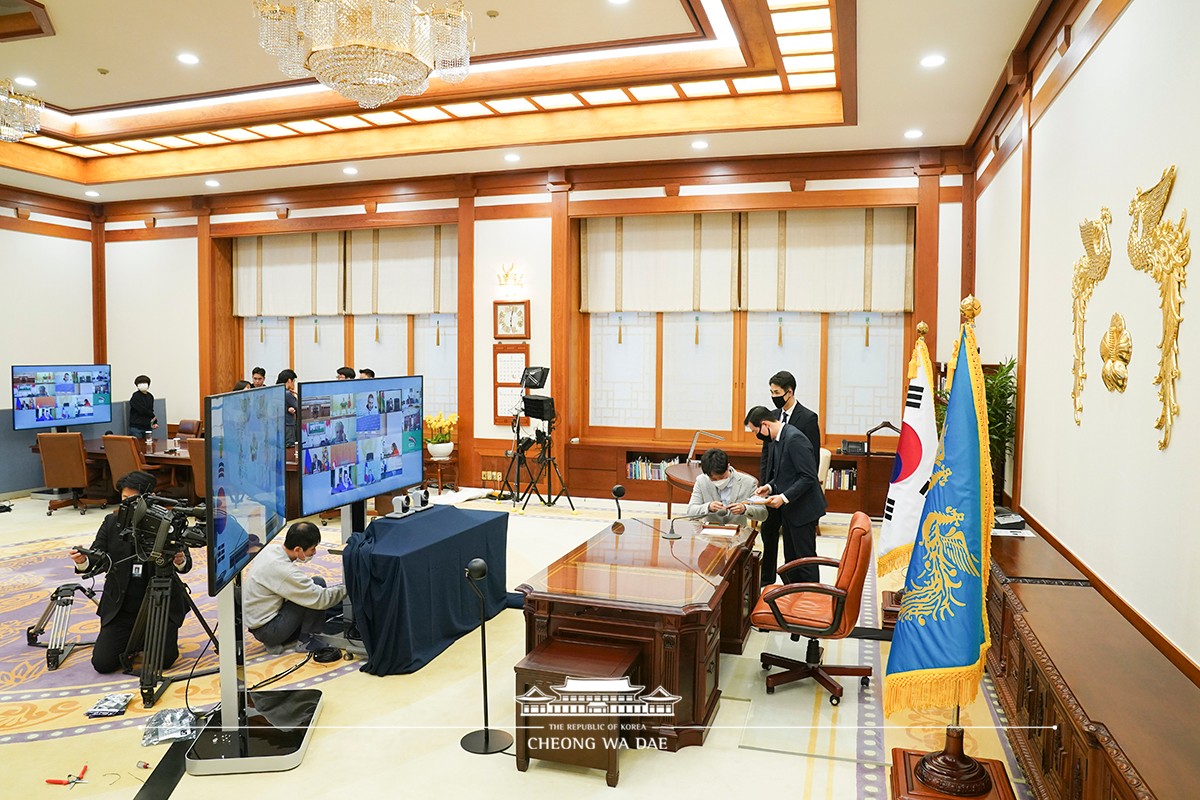 Preparations being made at Cheong Wa Dae for the President’s participation in the extraordinary virtual G20 Leaders’ Summit 