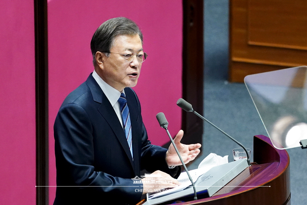 President Moon Jae-in on Oct. 28 delivers a speech to the National Assembly in Seoul on next year's government budget. 