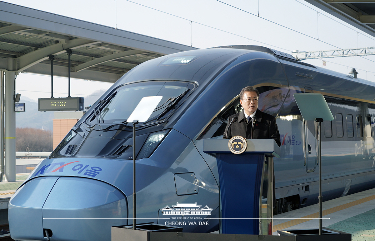 Domestically made eco-friendly bullet train launched