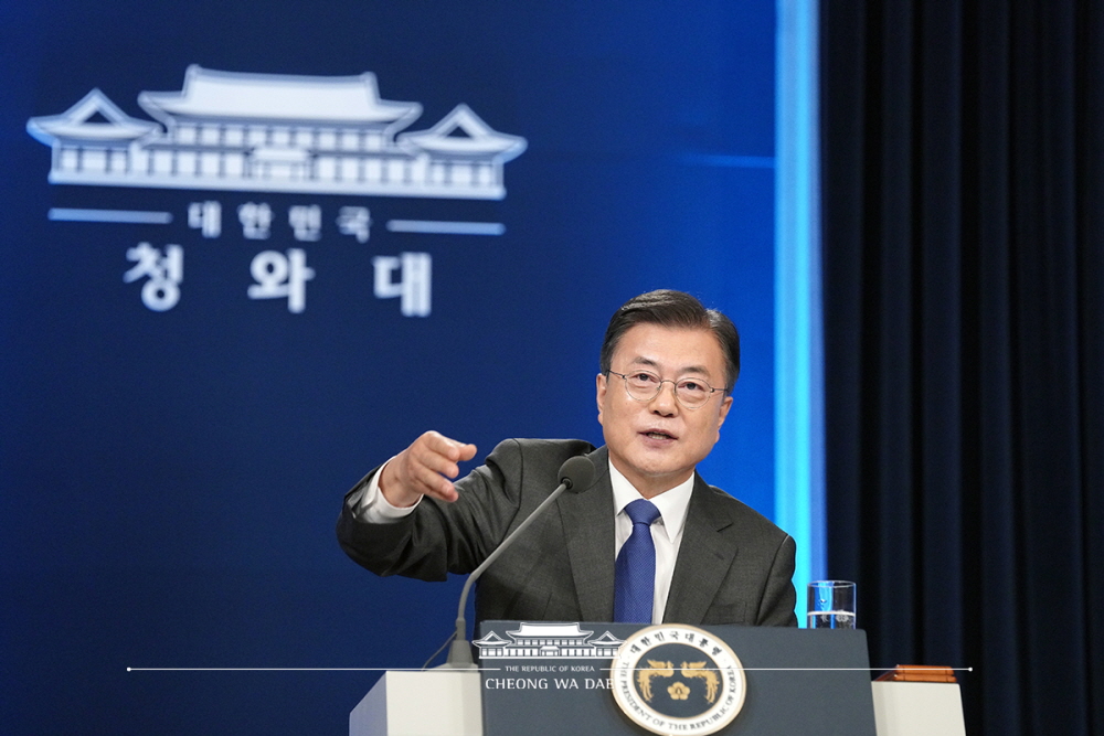 President Moon Jae-in on May 10 holds a Q&A session with reporters after delivering a speech to mark his fourth year in office at the media center Chunchugwan Press Center of Cheong Wa Dae. (Cheong Wa Dae)