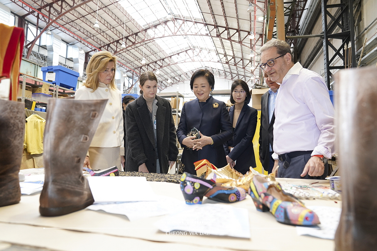 First Lady Kim Jung-sook visiting Eiffel Art Studios in Budapest, Hungary 