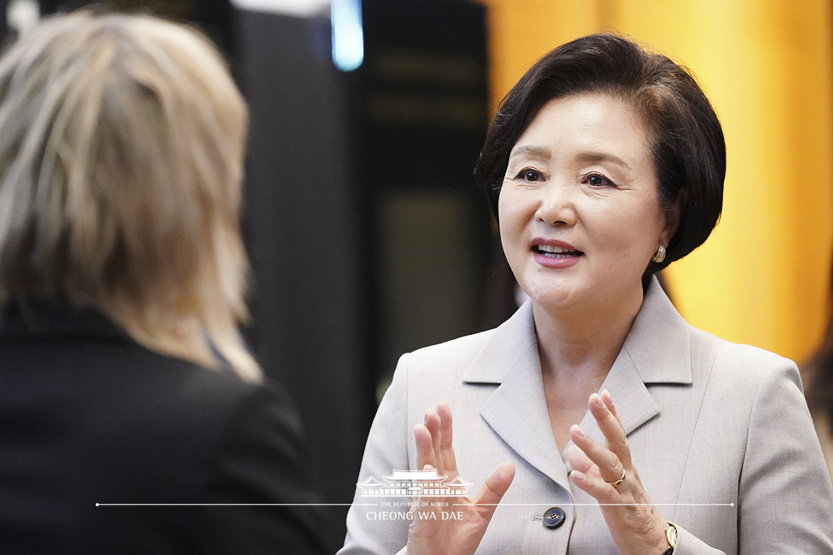 First Lady Kim Jung-sook visiting the National Archives of Hungary in Budapest 