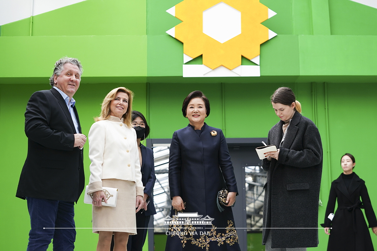 First Lady Kim Jung-sook visiting Eiffel Art Studios in Budapest, Hungary 