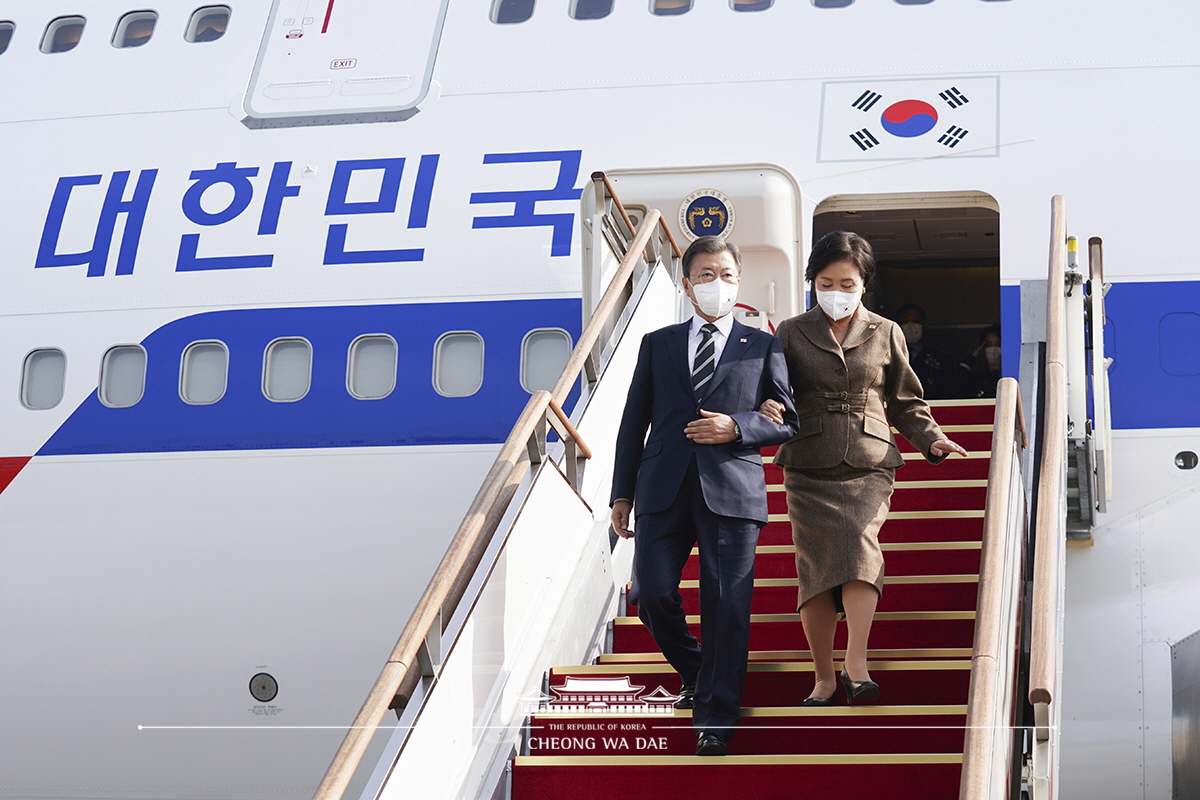 Arriving at Seoul Air Base 