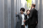 Official Visit to Germany: Visit by First Lady Kim Jung-sook to the Memorial to the Murdered Jews of Europe