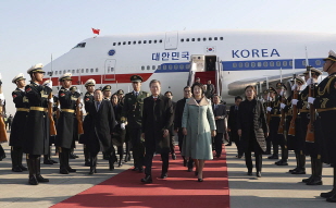 Arrival ceremony at Beijing Capital International Airport 