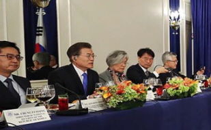 72nd Session of the U.N. General Assembly: Attending a Working Lunch with U.S. President Donald Trump and Japanese Prime Minister Shinzo Abe at the Lotte New York Palace Hotel 