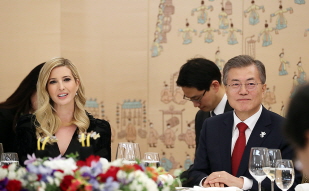 Hosting a dinner for U.S. presidential advisor Ivanka Trump at Cheong Wa Dae 