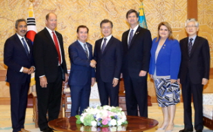 Meeting with a Delegation led by Representative Ed Royce, Chairman of the U.S. House Committee on Foreign Affairs, at Cheong Wa Dae