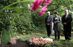 Official Visit to Germany: Visit by First Lady Kim Jung-sook to Gravesite of Korean-born Composer Isang Yun