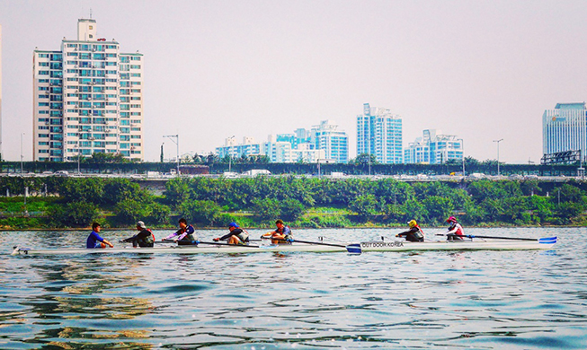 Seoul_rowing_Kendall_L1399.jpg