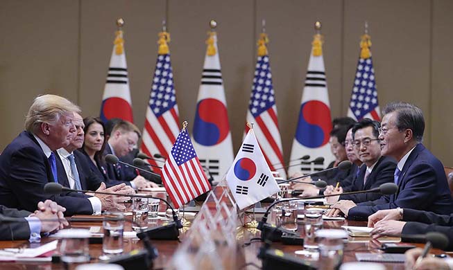 1129_Korea_US_Leader_talks_main.jpg