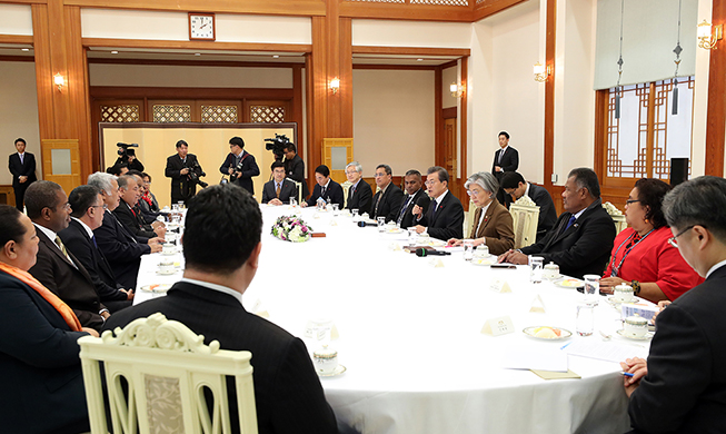 Korea-Pacific Island Countries Foreign Ministers Meeting_main.jpg