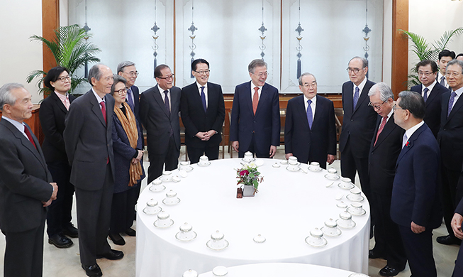 President_Moon_0412_Luncheon_main.jpg