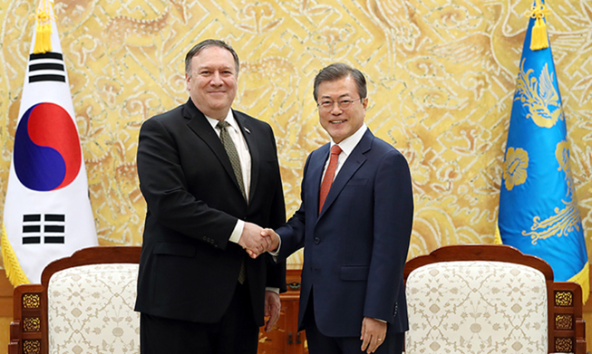 181008_Moon Pompeo_main.jpg