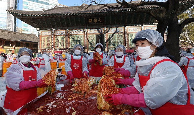 crop_Jogyesa_Temple_Kim jang_ photonews.jpg