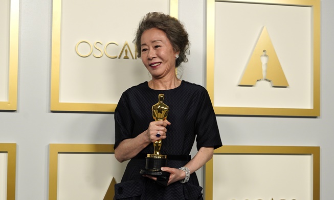 youn_yuh_jung_oscars_th.jpg