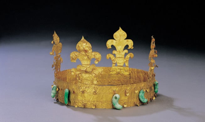 crop_gaya_Gold Crown and Ornaments from Goryeong.jpg