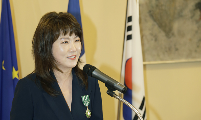 Nayoonsun_France_Officier_Article_20191203_th.jpg