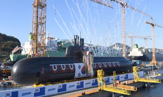 crop_201111_submarine_1.jpg