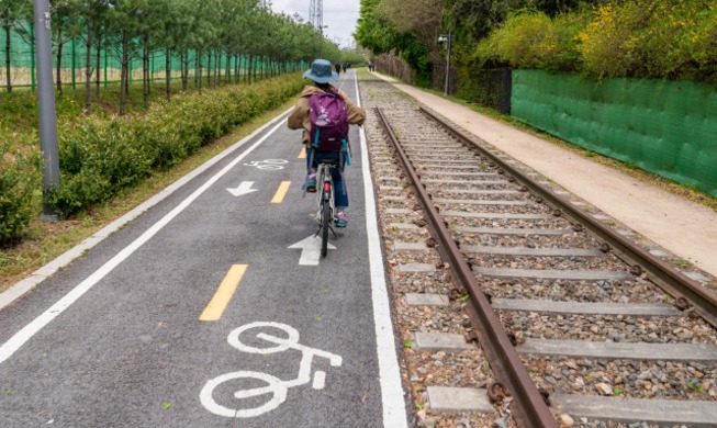 crop_Gyeongchun Line Forest Road.jpg