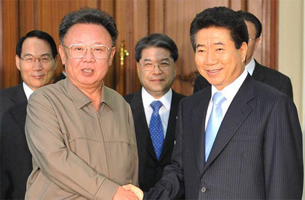 노무현 대통령과 김정일 국방위원장 악수 사진