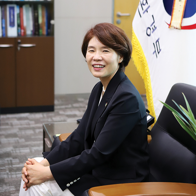 한정애 (환경부 장관)