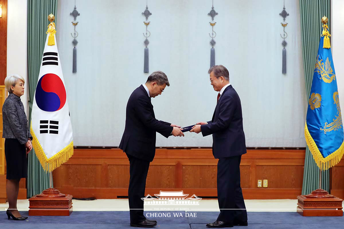 신임 북방경제협력위원회 위원장 위촉장 수여식