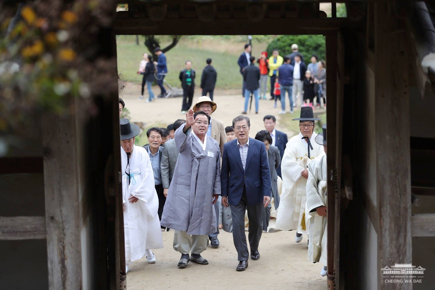 문재인 대통령도 춤추게 한 하회별신굿탈놀이