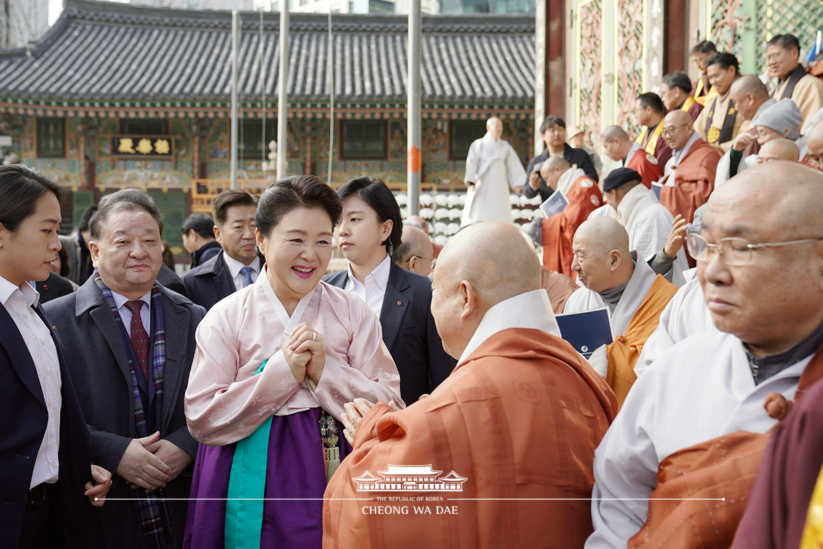 김정숙 여사, 한국불교지도자 신년하례법회	