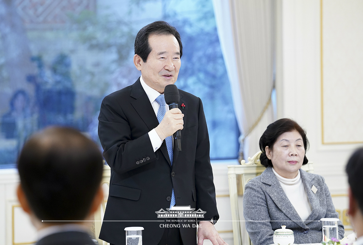 신임 국무총리 임명장 수여식 및 환담	