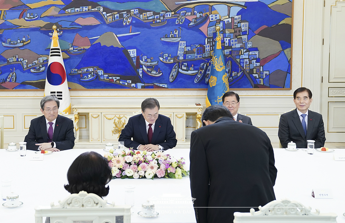 신임 국무총리 임명장 수여식 및 환담	