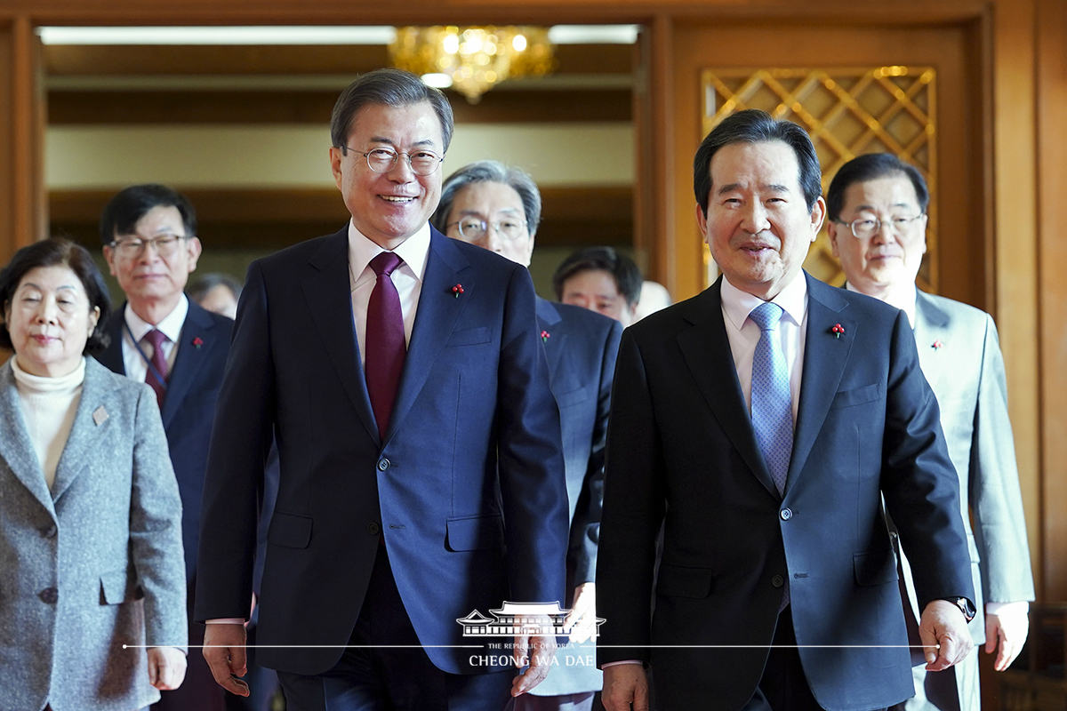 신임 국무총리 임명장 수여식 및 환담	