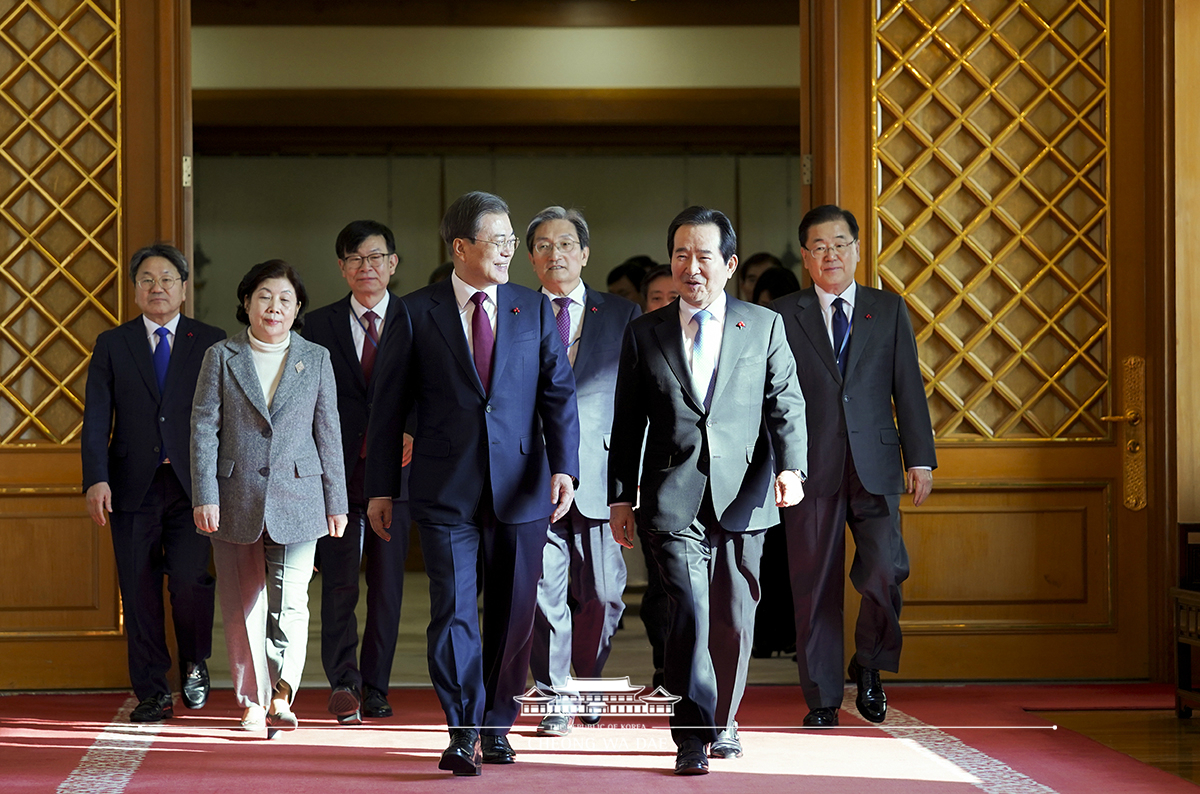 신임 국무총리 임명장 수여식 및 환담	