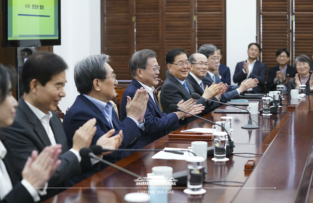 대통령 주재 수석보좌관회의