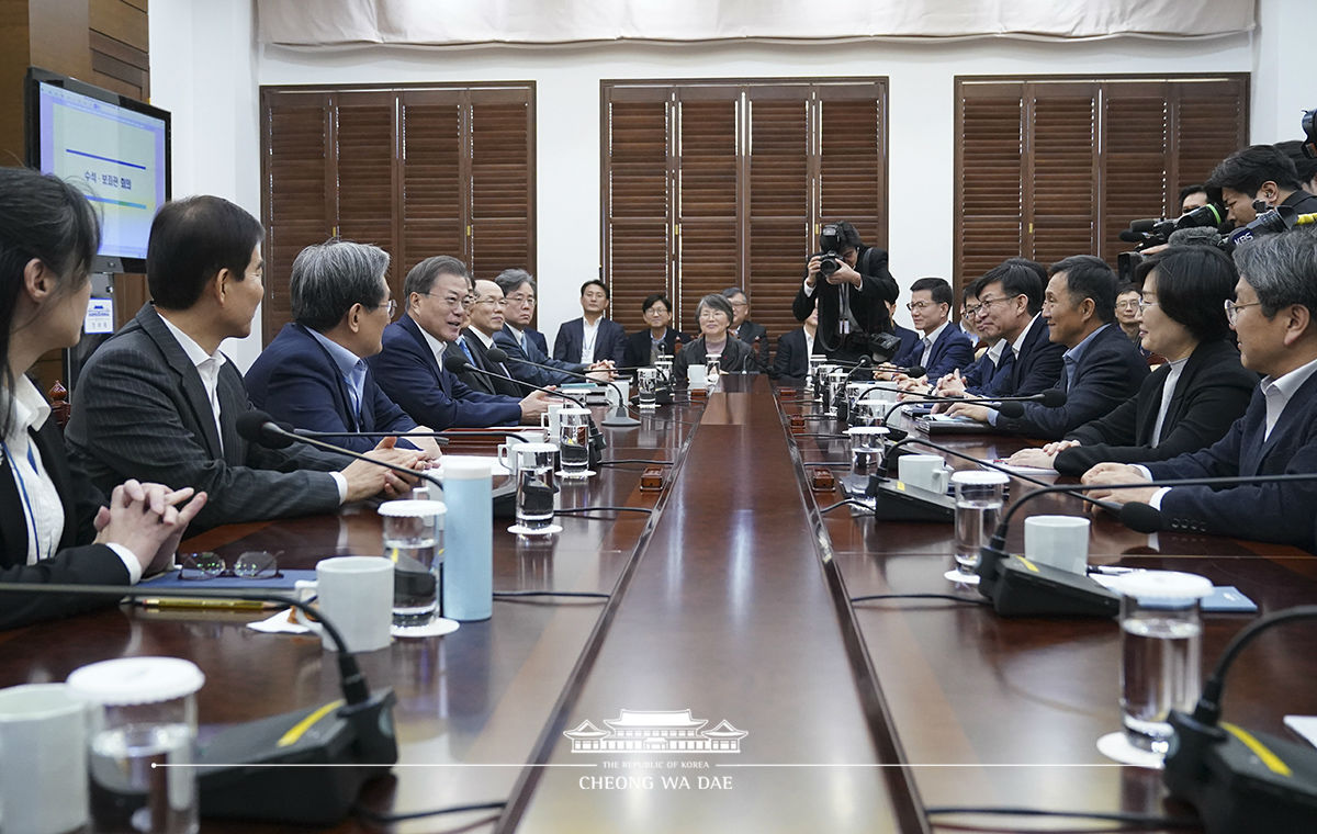 대통령 주재 수석보좌관회의