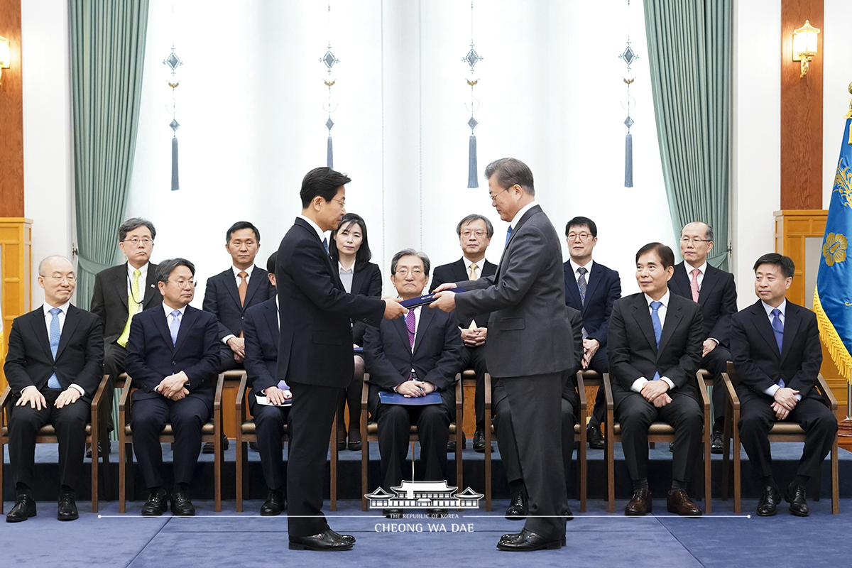 신임 해양경찰청장 및 감사원 감사위원 임명장 수여식